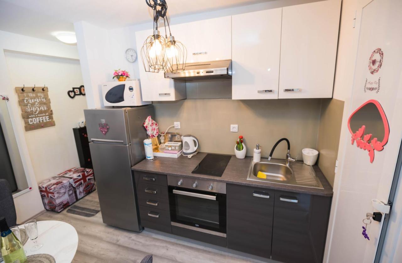 Apartments Mary & Free Parking Rovinj Exterior photo