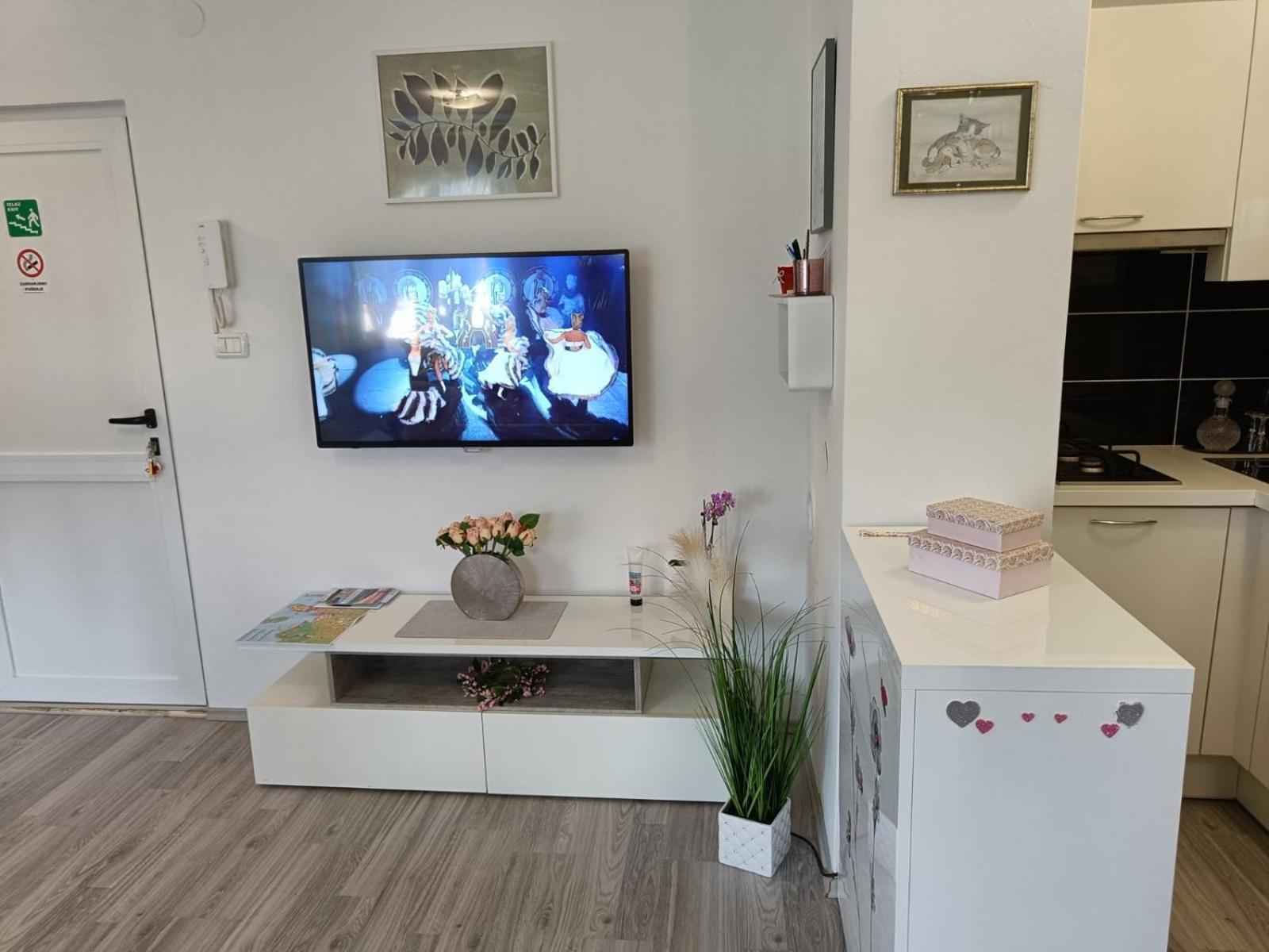 Apartments Mary & Free Parking Rovinj Room photo