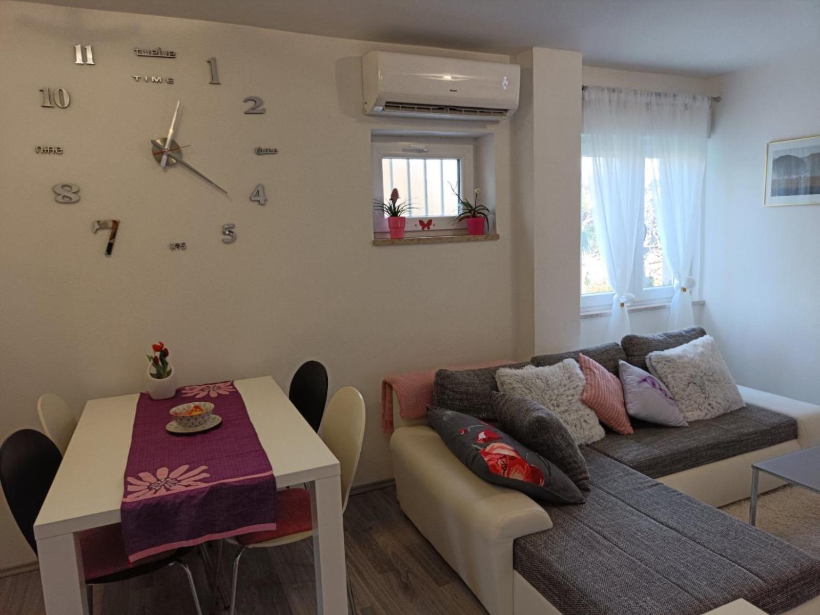 Apartments Mary & Free Parking Rovinj Room photo